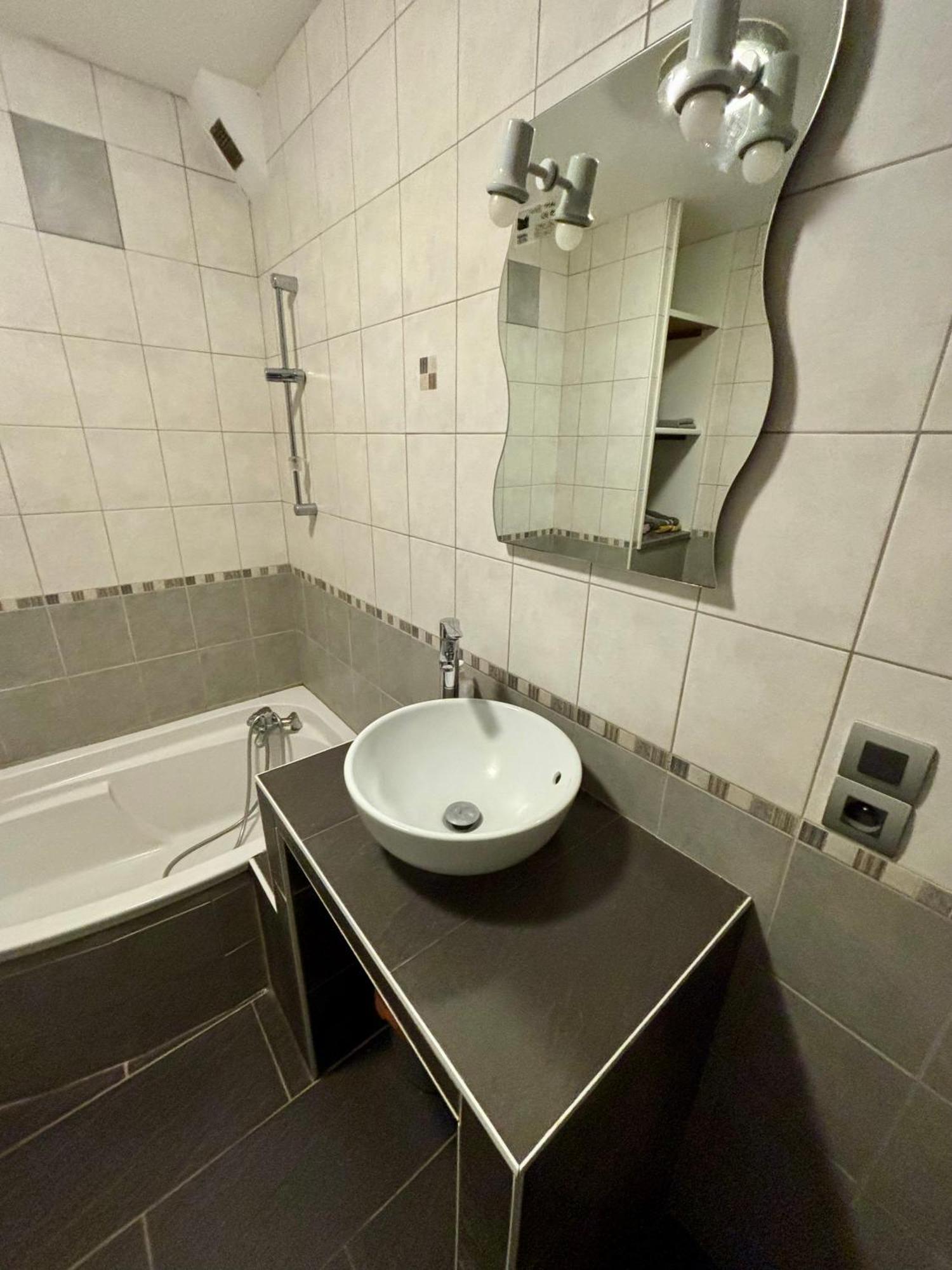 Studio - Baignoire - Pret De Vtt - Lave Linge Le Puy-en-Velay Bagian luar foto